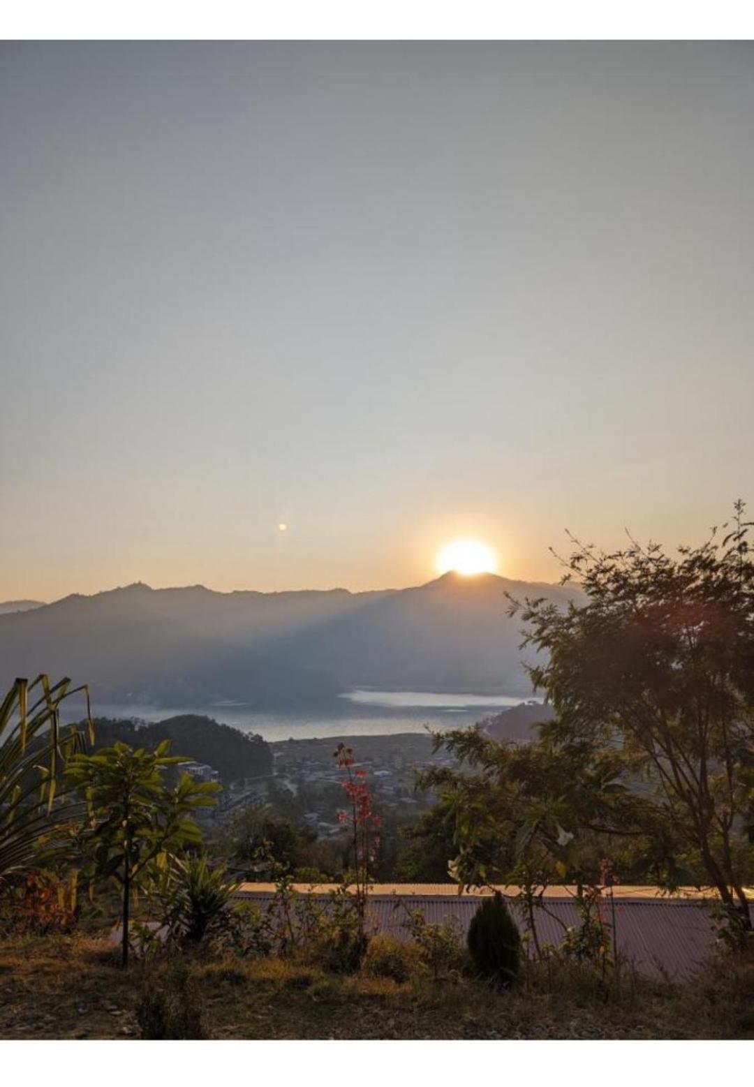 Into The Wild Pokhara Villa Kāskī Exteriör bild