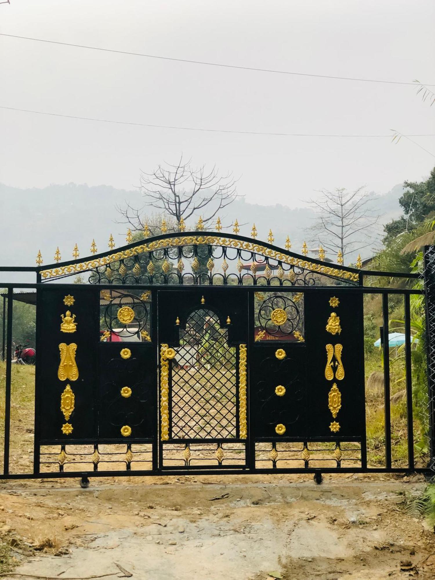 Into The Wild Pokhara Villa Kāskī Exteriör bild