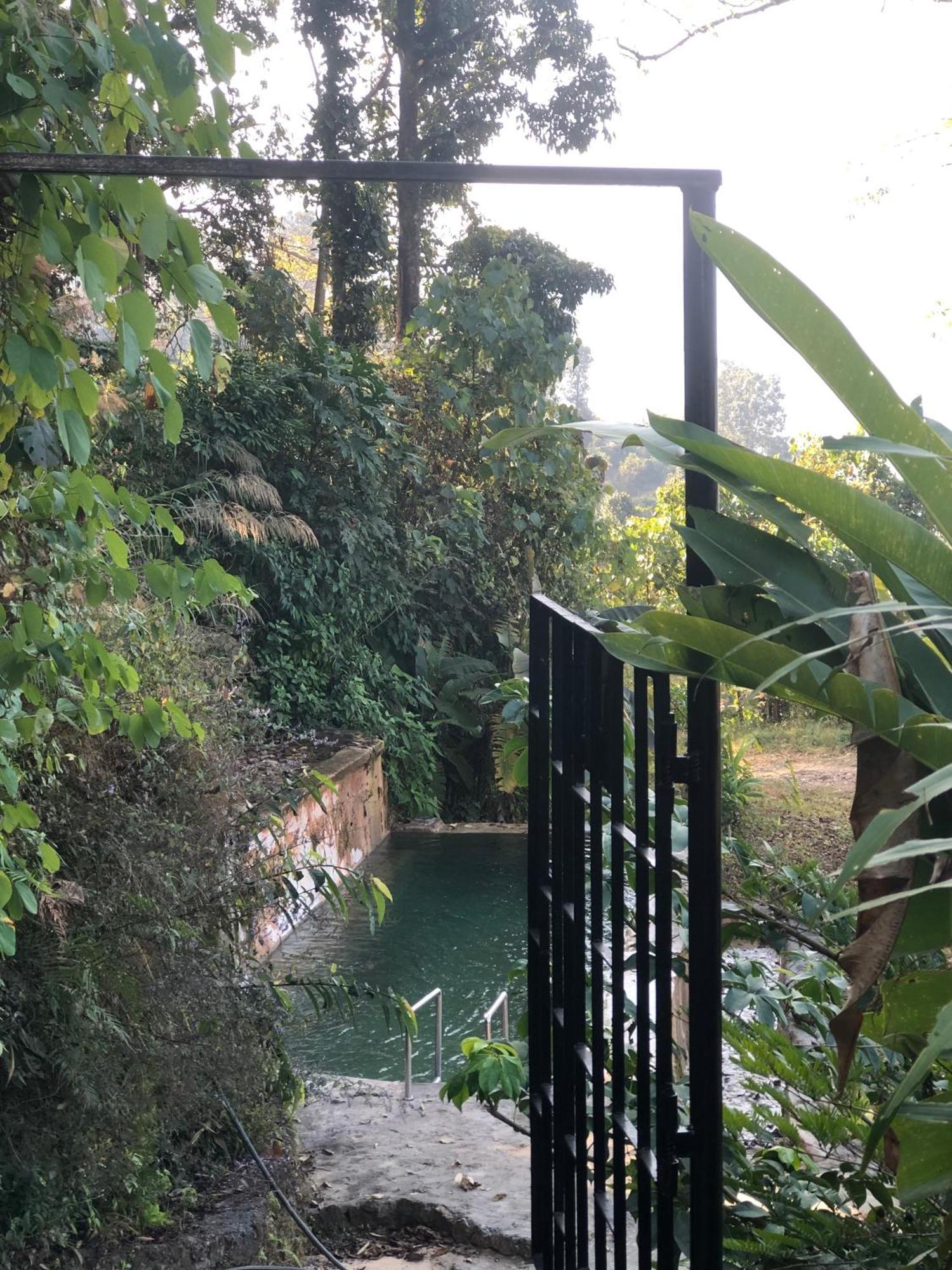 Into The Wild Pokhara Villa Kāskī Exteriör bild